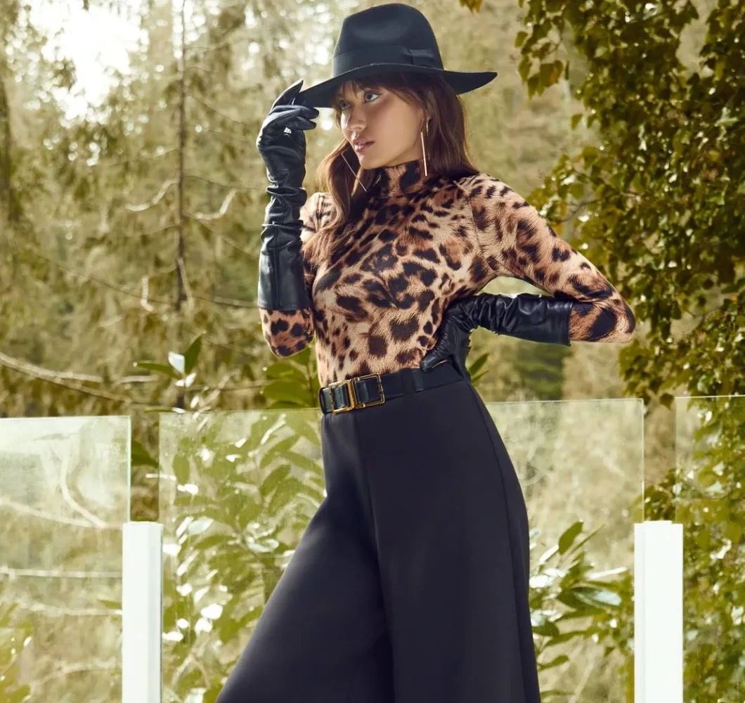 Model wearing a casual wear dress.